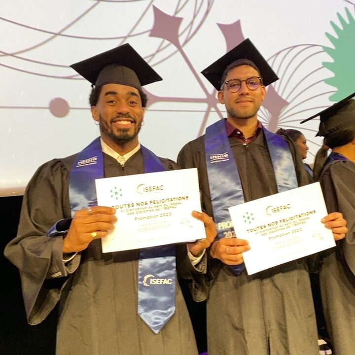 Remise des titres promotion 2023 - étudiants diplômés